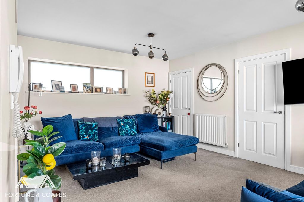 Property photo 3 of 14 Beakermews_11.Jpg