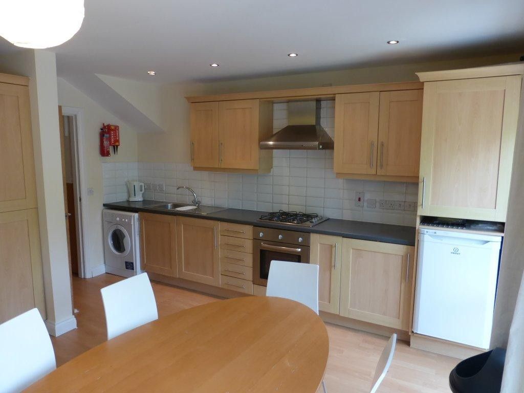 Property photo 3 of 30 (Main)