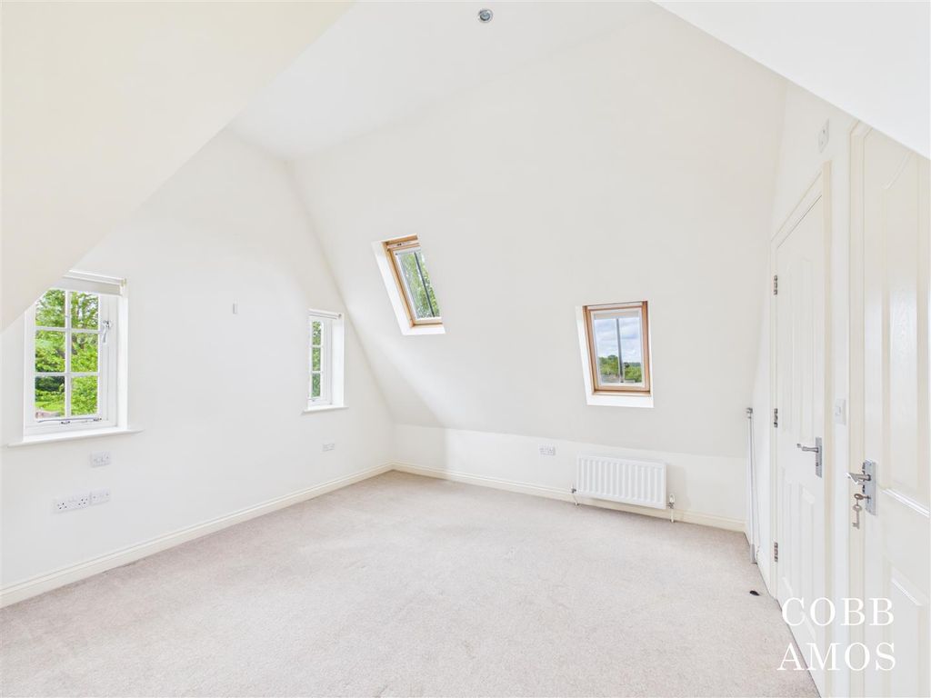 Property photo 3 of 29 Cam03722G0-Pr0114-Still025.Jpg