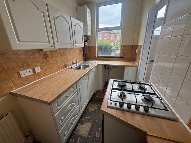 Property photo 3 of 15 Entrance Porch