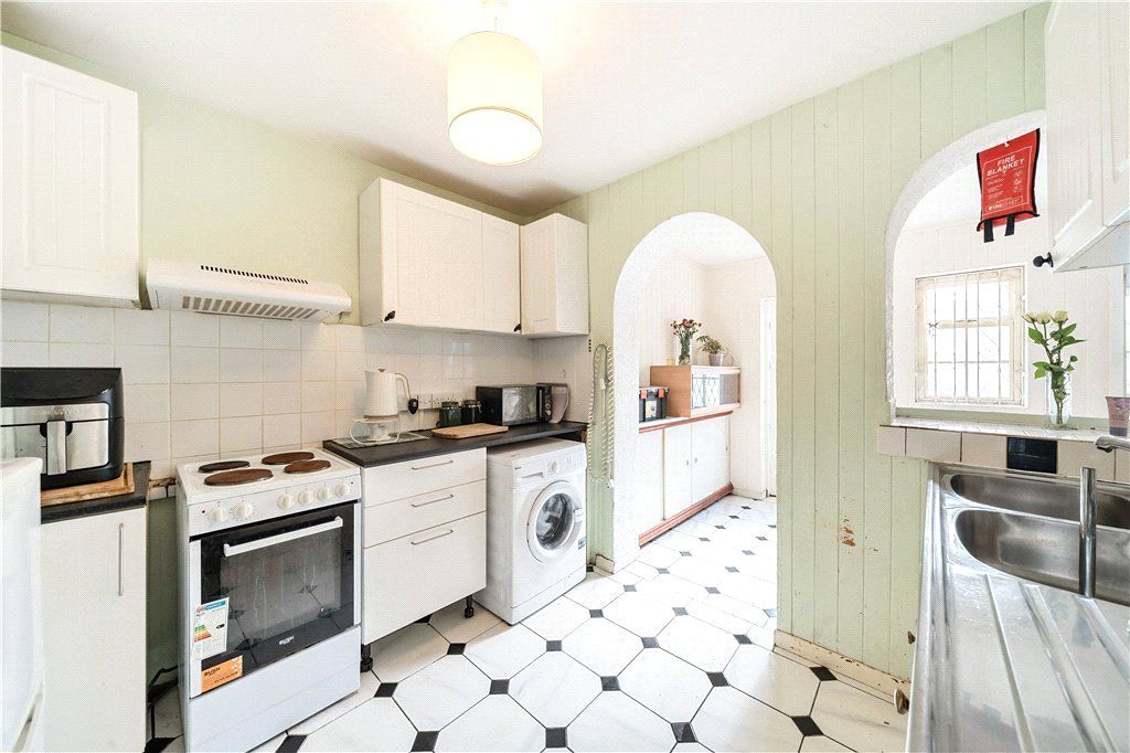 Property photo 2 of 20 Kitchen