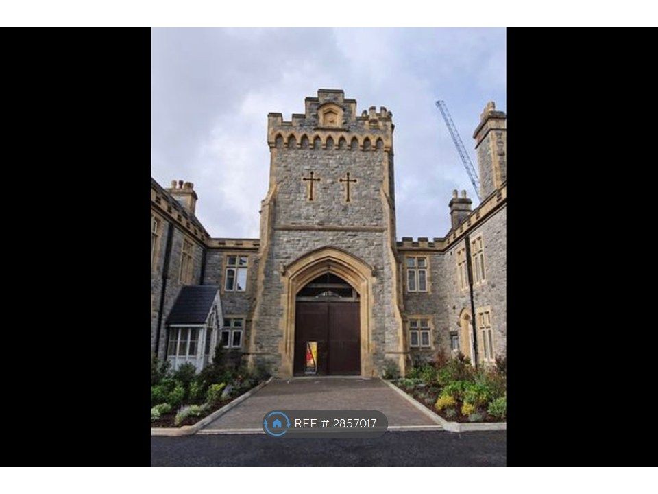 Property photo 1 of 12 Part Of The Historic Gatehouse