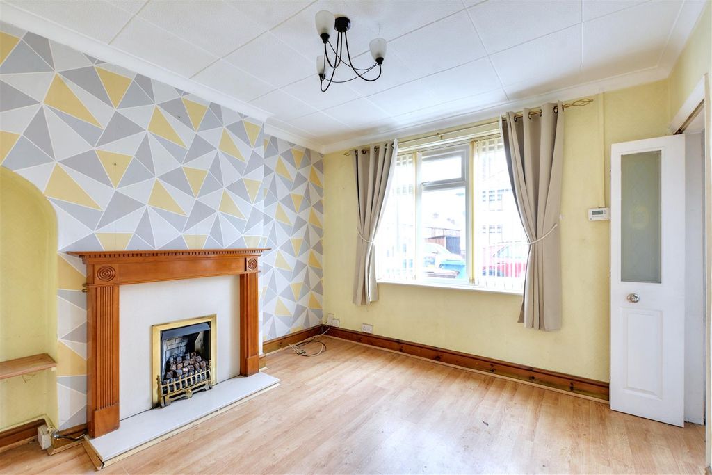 Property photo 2 of 12 Lounge/Sitting Room