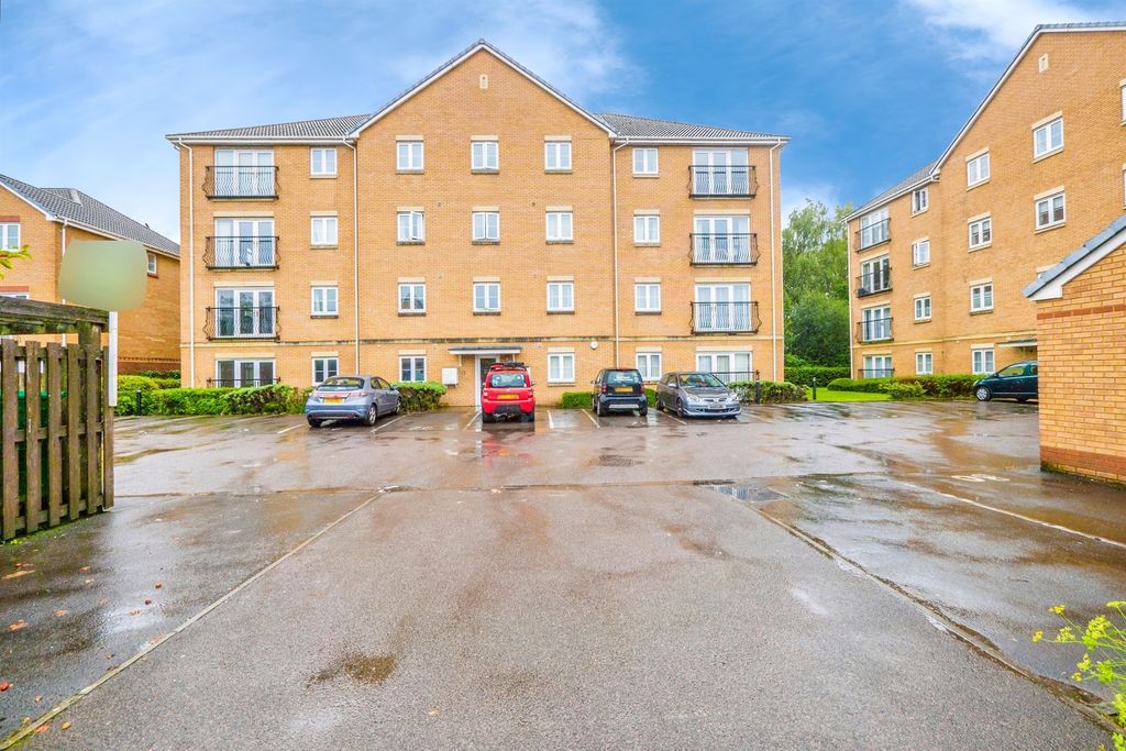 Property photo 1 of 17