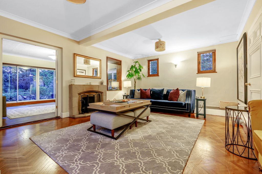 Property photo 3 of 12 915295 (3)