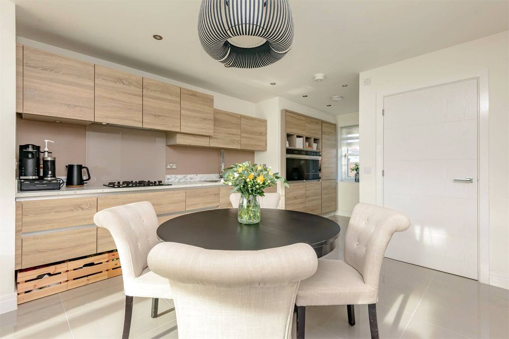 Property photo 3 of 20 Picture No. 06