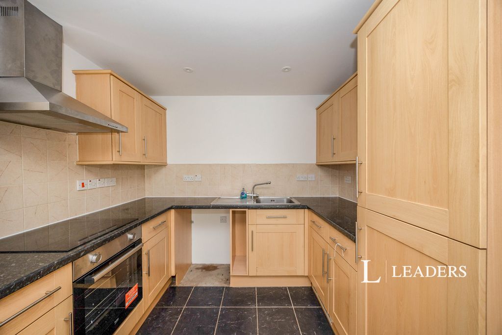 Property photo 3 of 7 Kitchen
