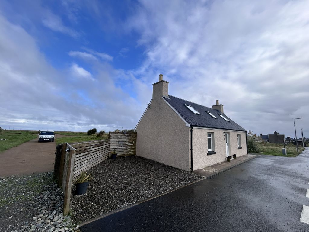 Property photo 2 of 23
