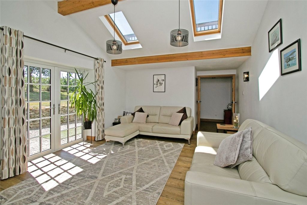 Property photo 3 of 30 Picture No. 63