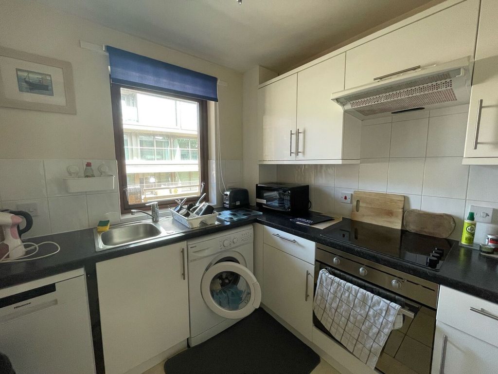 Property photo 1 of 2