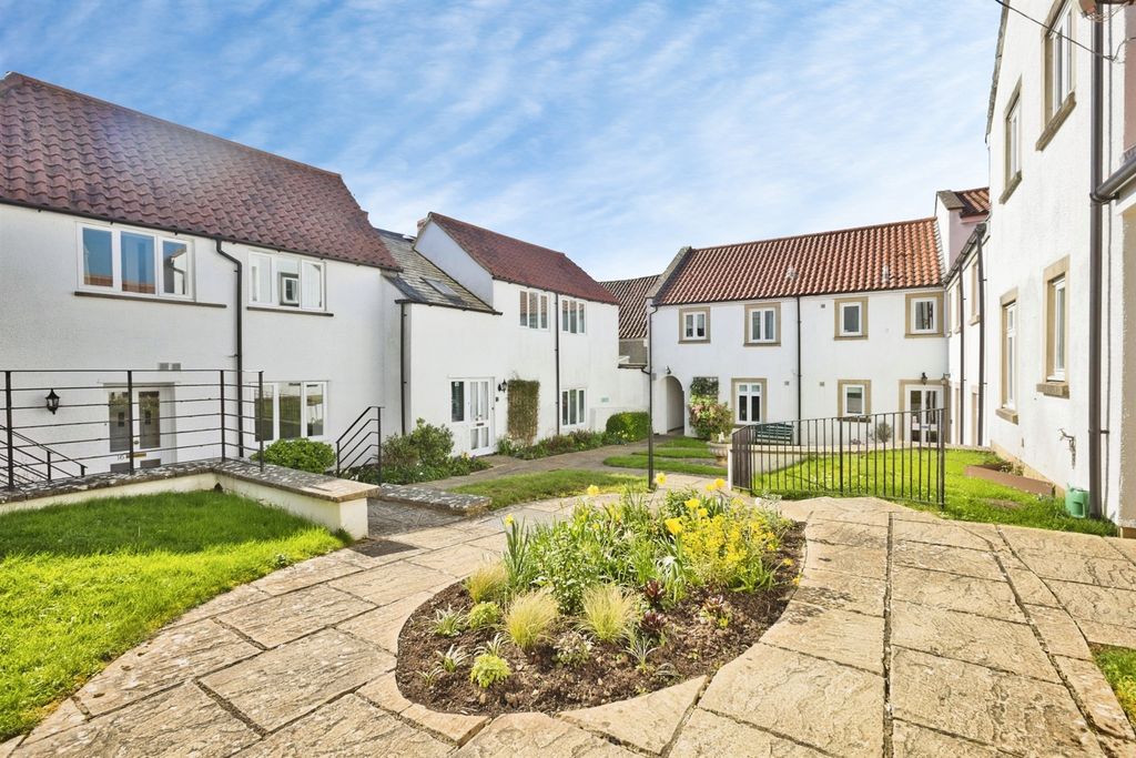 Property photo 1 of 12 Gardens