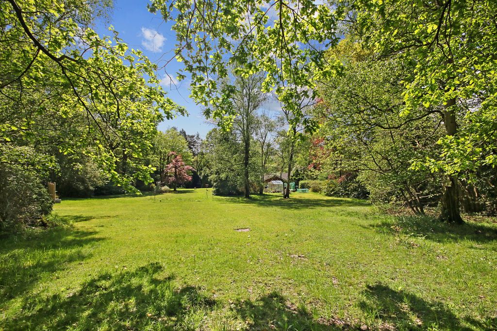 Property photo 2 of 29
