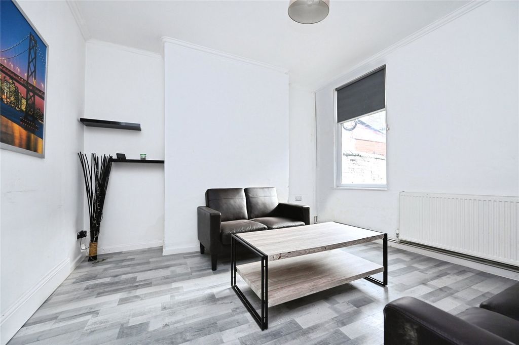 Property photo 3 of 16 Picture No. 03