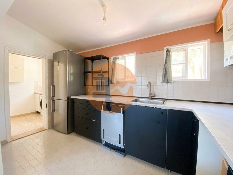 Property photo 2 of 26