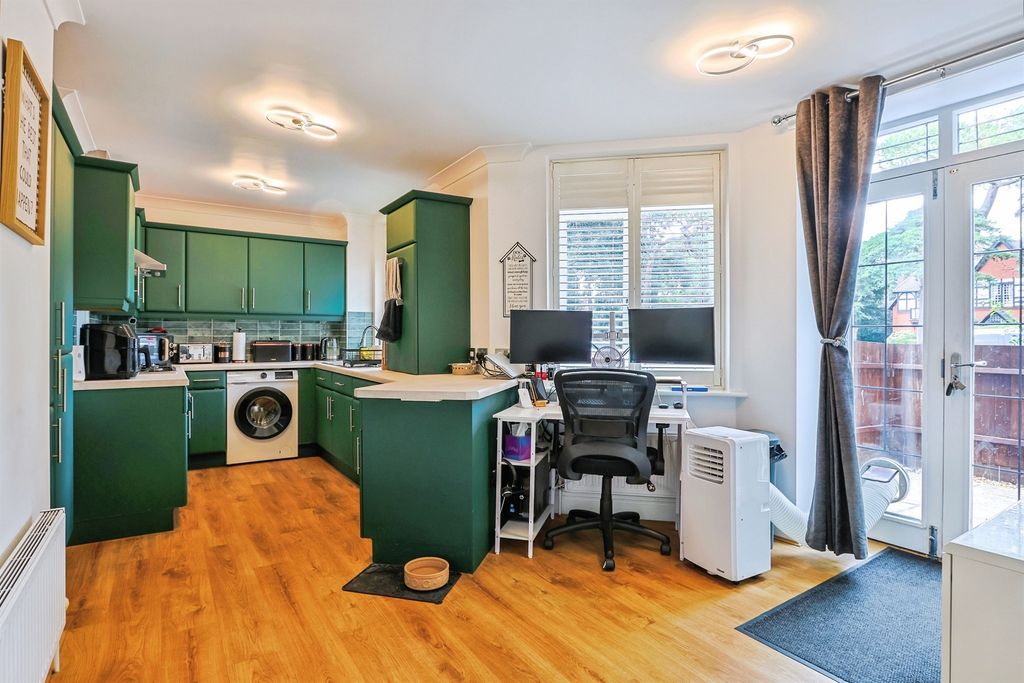 Property photo 3 of 19