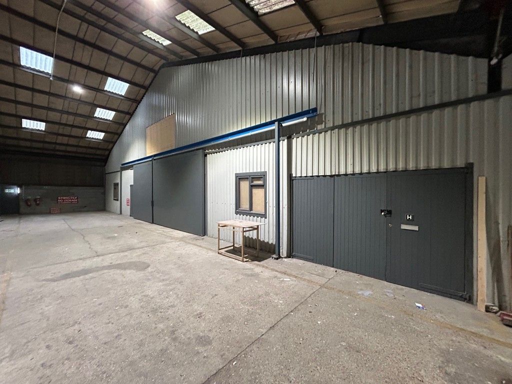 Property photo 1 of 5 Unit Hjk