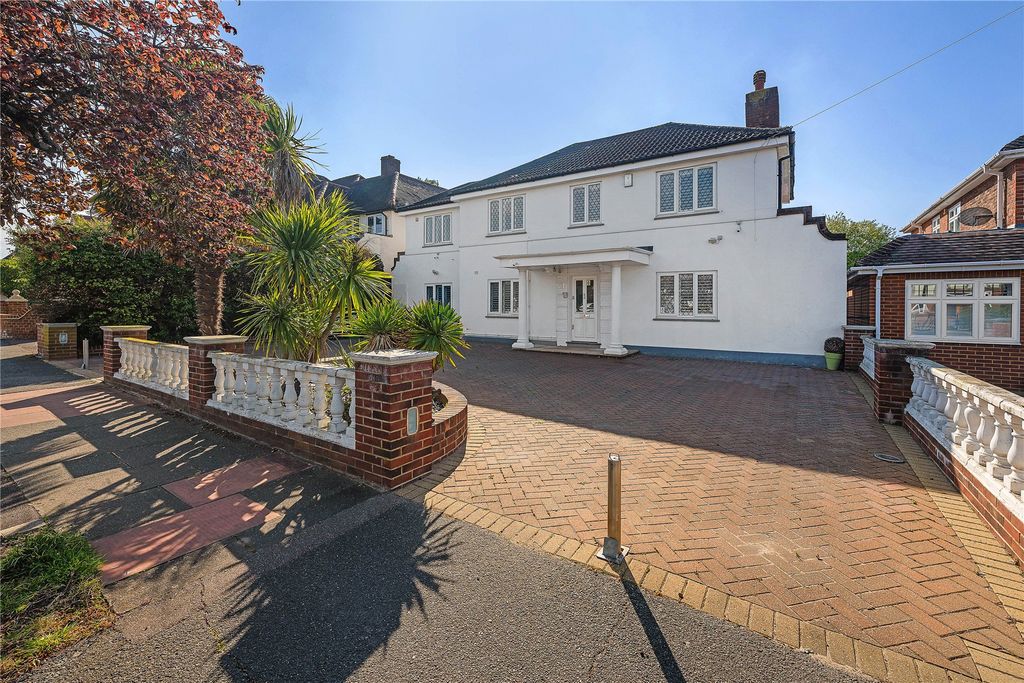 Property photo 2 of 19 Picture No. 12