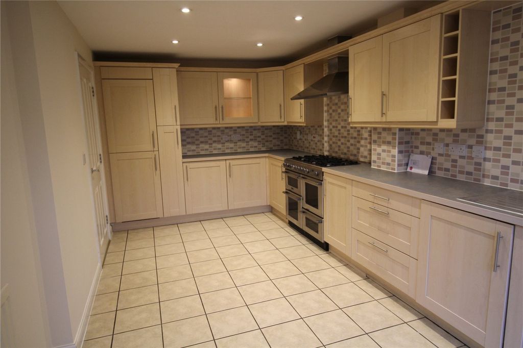 Property photo 2 of 21 Kitchen View 1