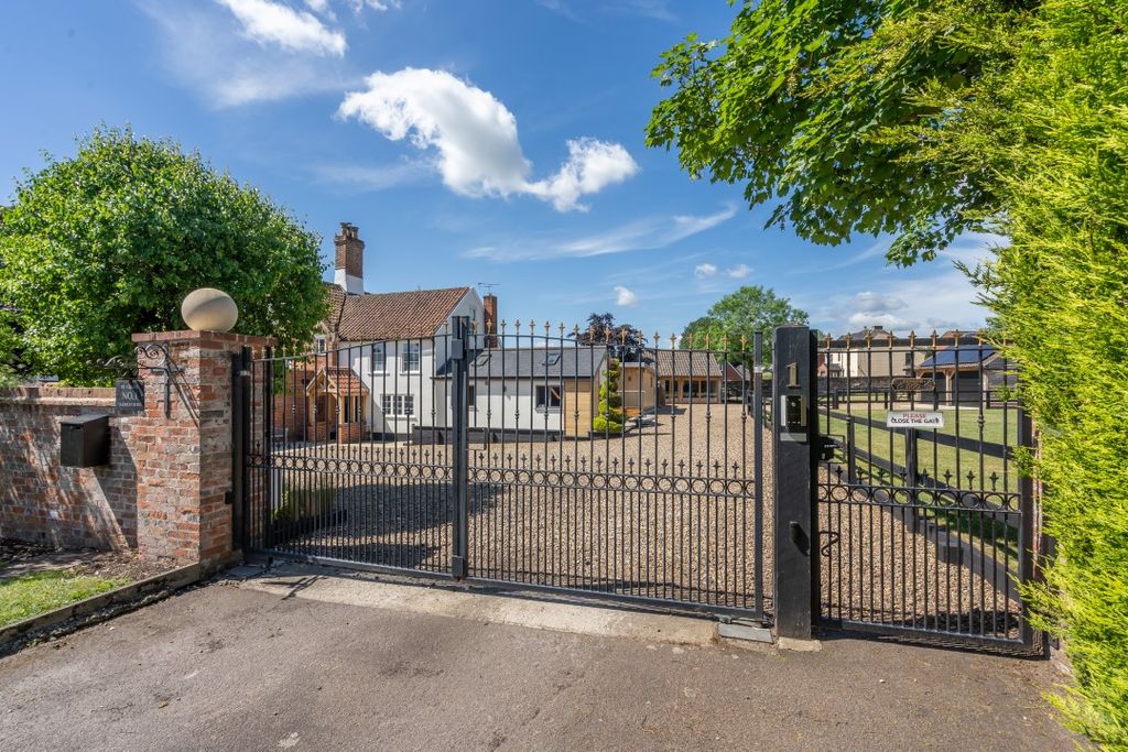 Property photo 1 of 35