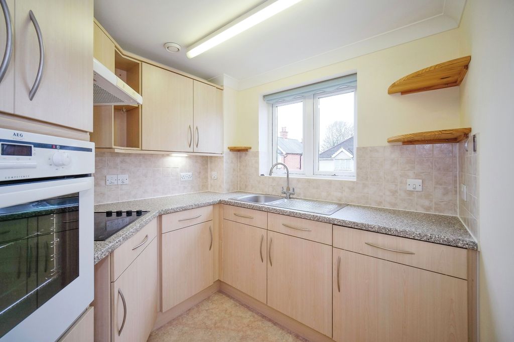 Property photo 3 of 12 Kitchen