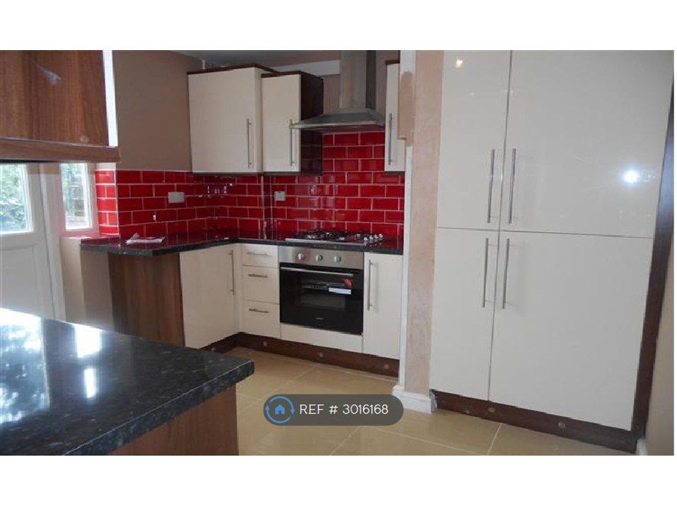 Property photo 1 of 5 Kitchen