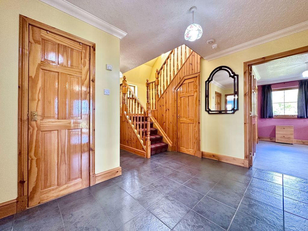 Property photo 2 of 42