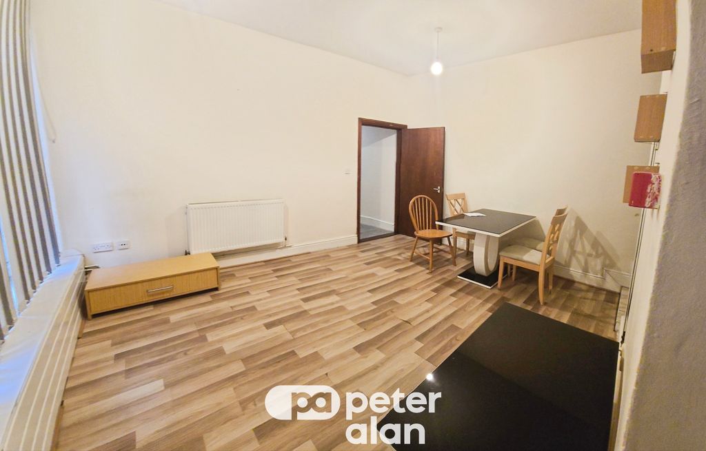 Property photo 3 of 6 Balcony