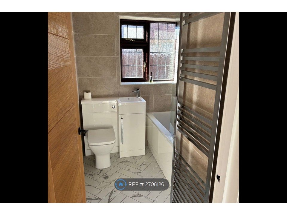 Property photo 2 of 35