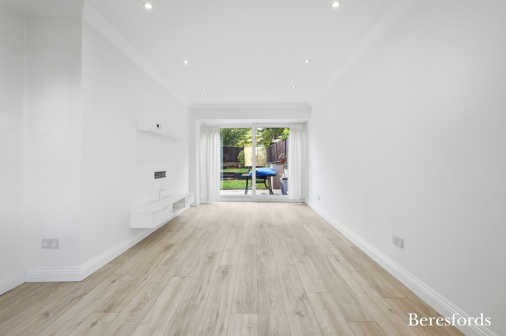 Property photo 2 of 14 Picture No. 08