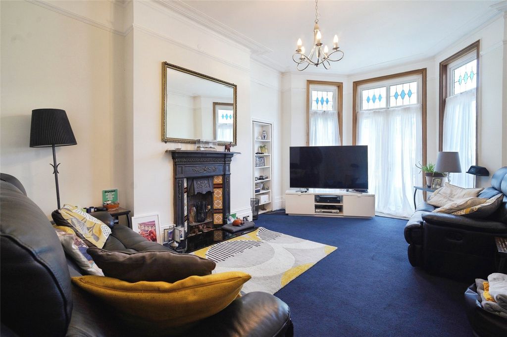 Property photo 2 of 15 Picture No. 16