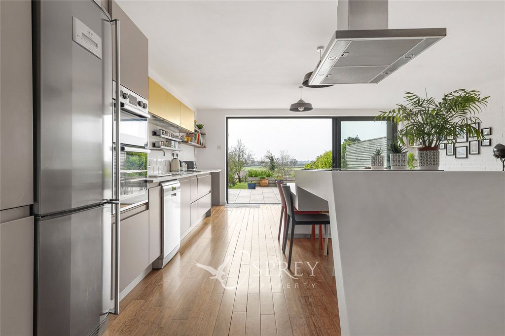 Property photo 2 of 29 Kitchen/Diner