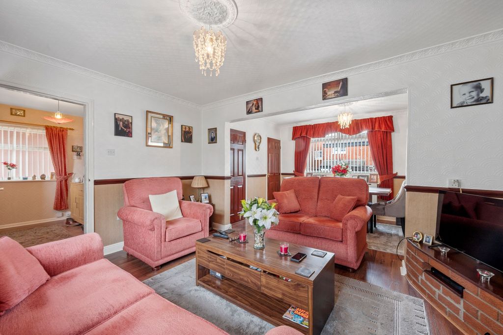 Property photo 3 of 42