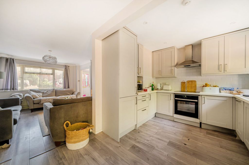 Property photo 3 of 21 1503414-10-6A7B37...