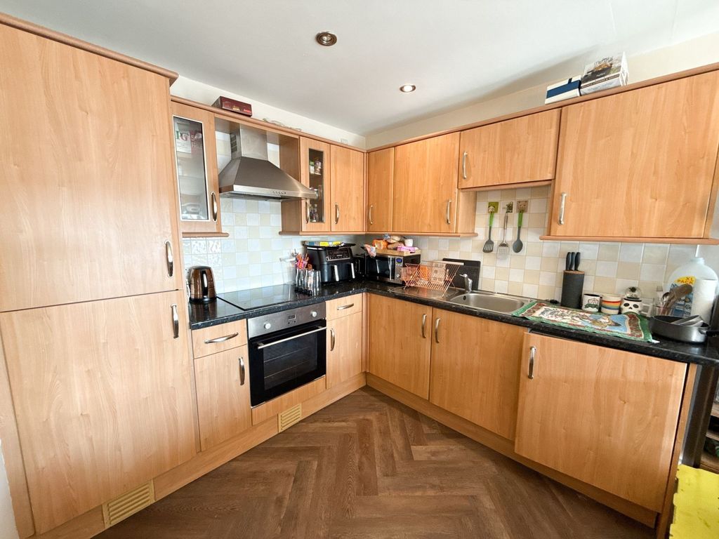 Property photo 2 of 13 Kitchen