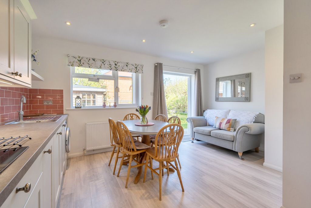 Property photo 3 of 24 1447419-11-69Ea1E...