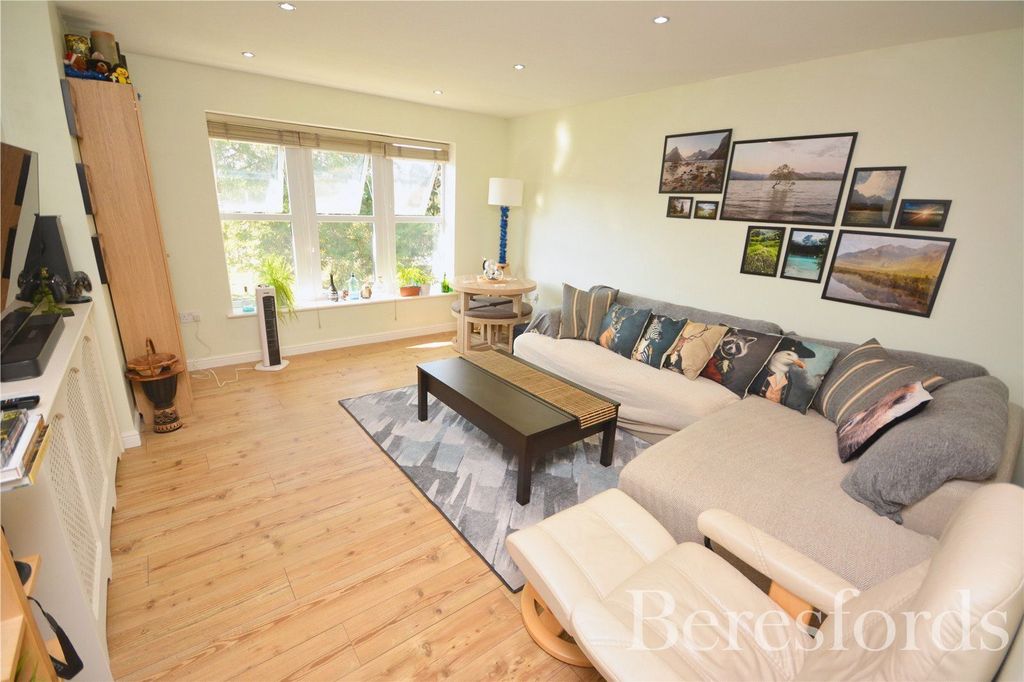 Property photo 2 of 8 Picture 2