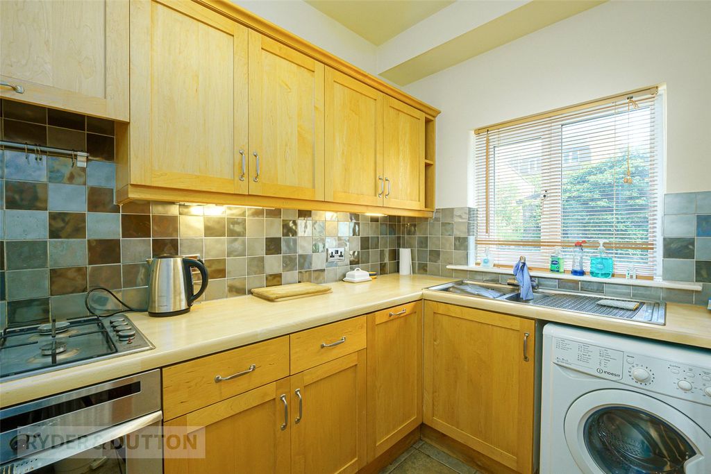 Property photo 2 of 24 Kitchen