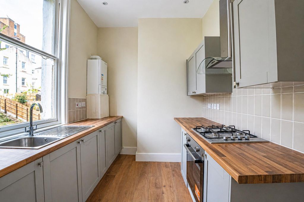 Property photo 3 of 18 E7A4B044-E35c-4d52-9715-E5449B8B7445.Png