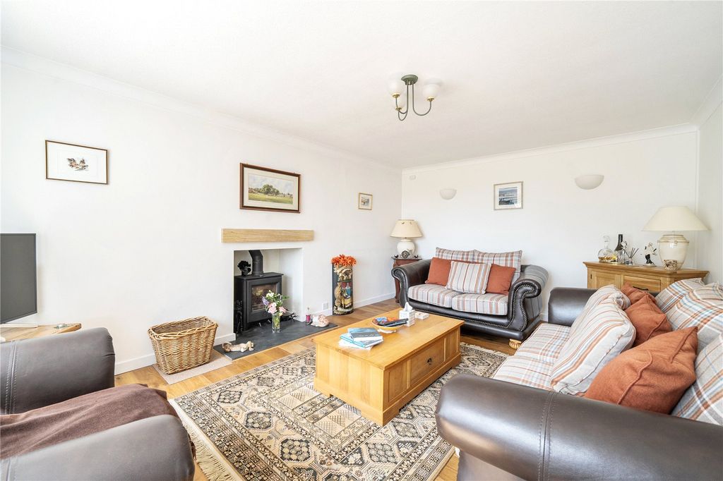Property photo 2 of 28 Picture No. 10