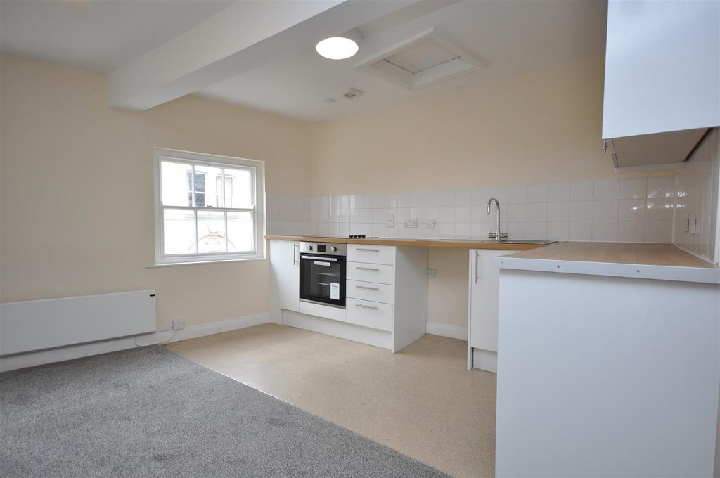 Property photo 2 of 5 Kitchen