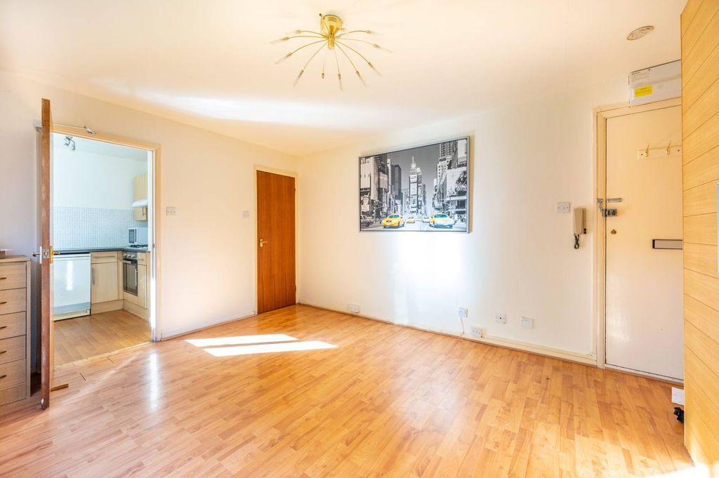 Property photo 2 of 5