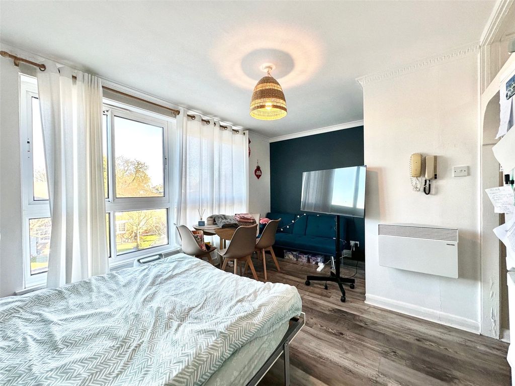 Property photo 2 of 12 Picture No. 13