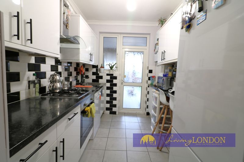 Property photo 2 of 15 Photo 3