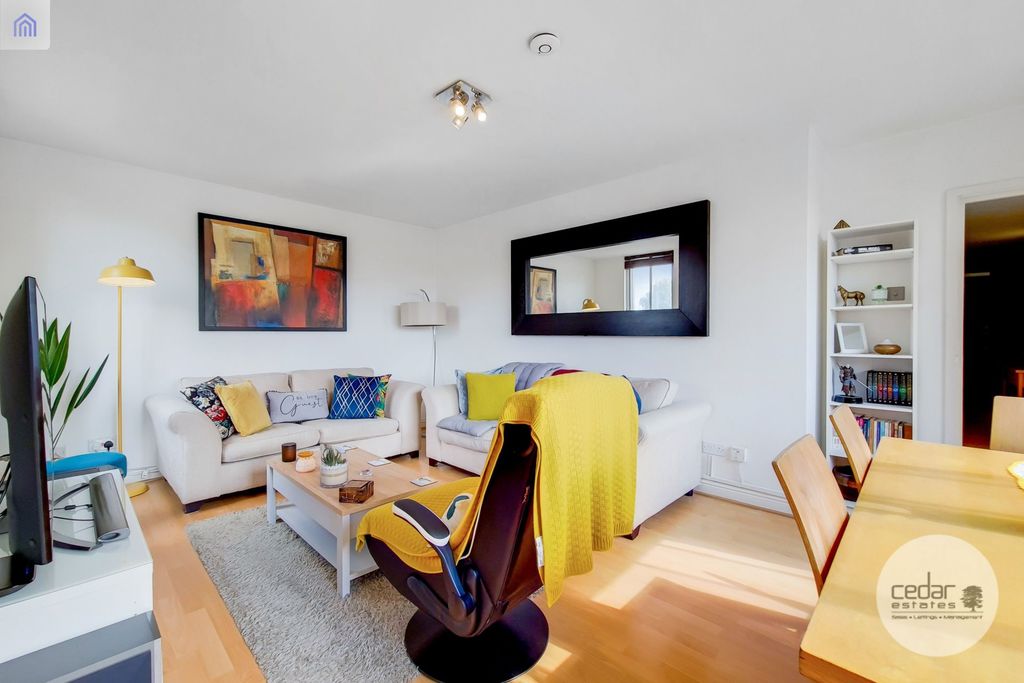 Property photo 3 of 10