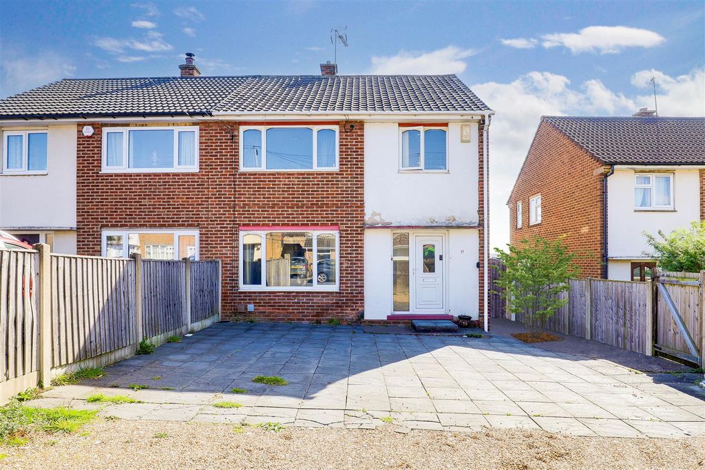 Property photo 1 of 13 32868.Jpg
