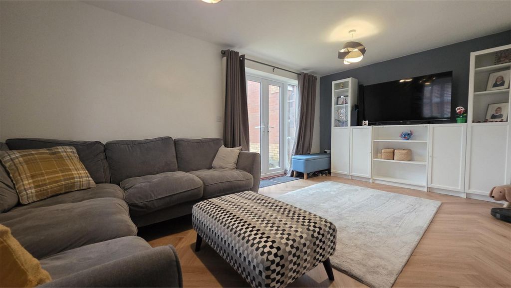 Property photo 3 of 23