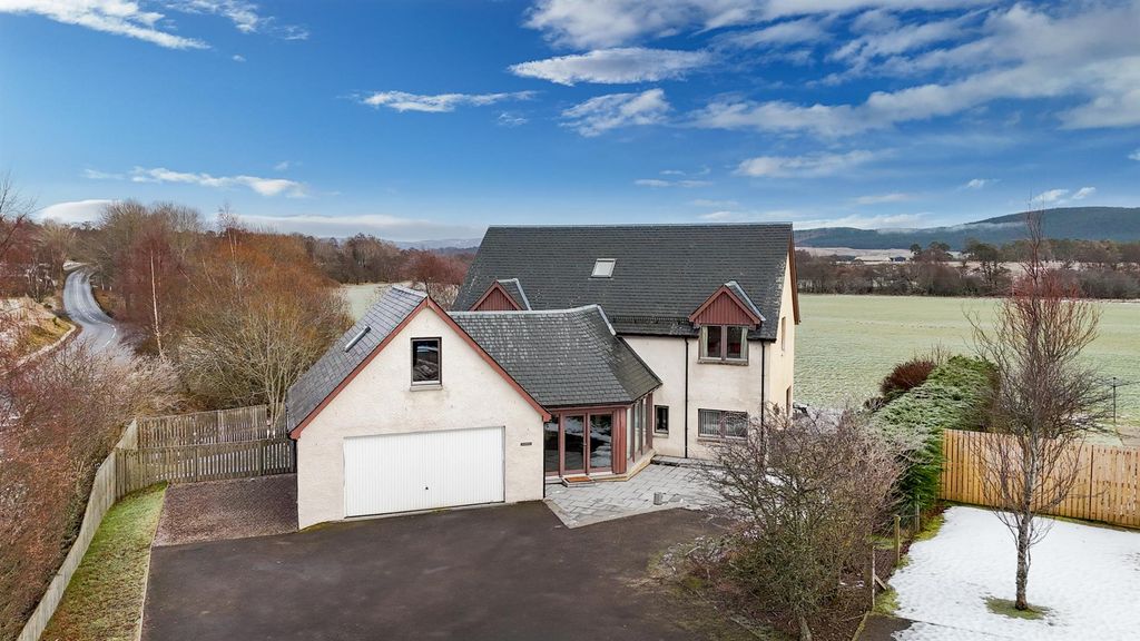 Property photo 1 of 43 Burnbrae Carrbridge