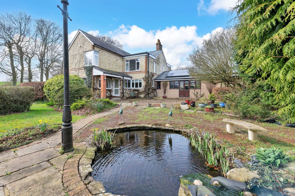 Property photo 1 of 23