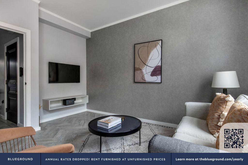 Property photo 3 of 16 Living Room