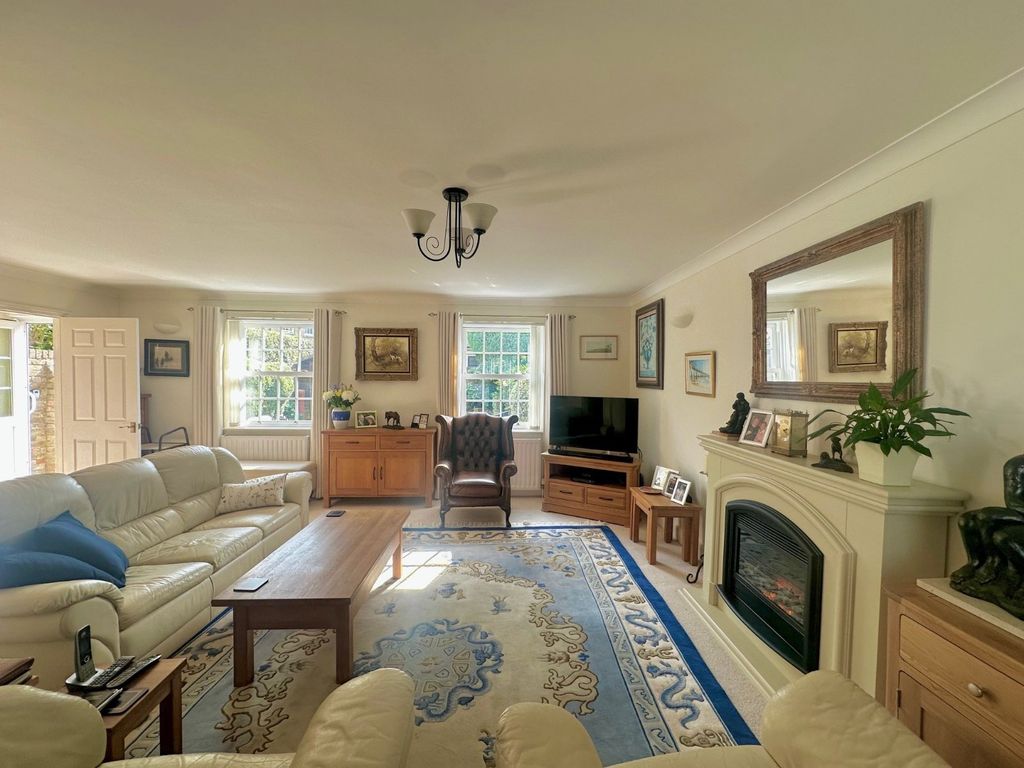 Property photo 2 of 22 Picture No. 12